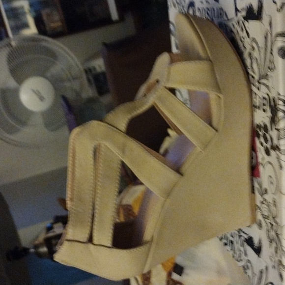 High heels - Picture 2 of 4